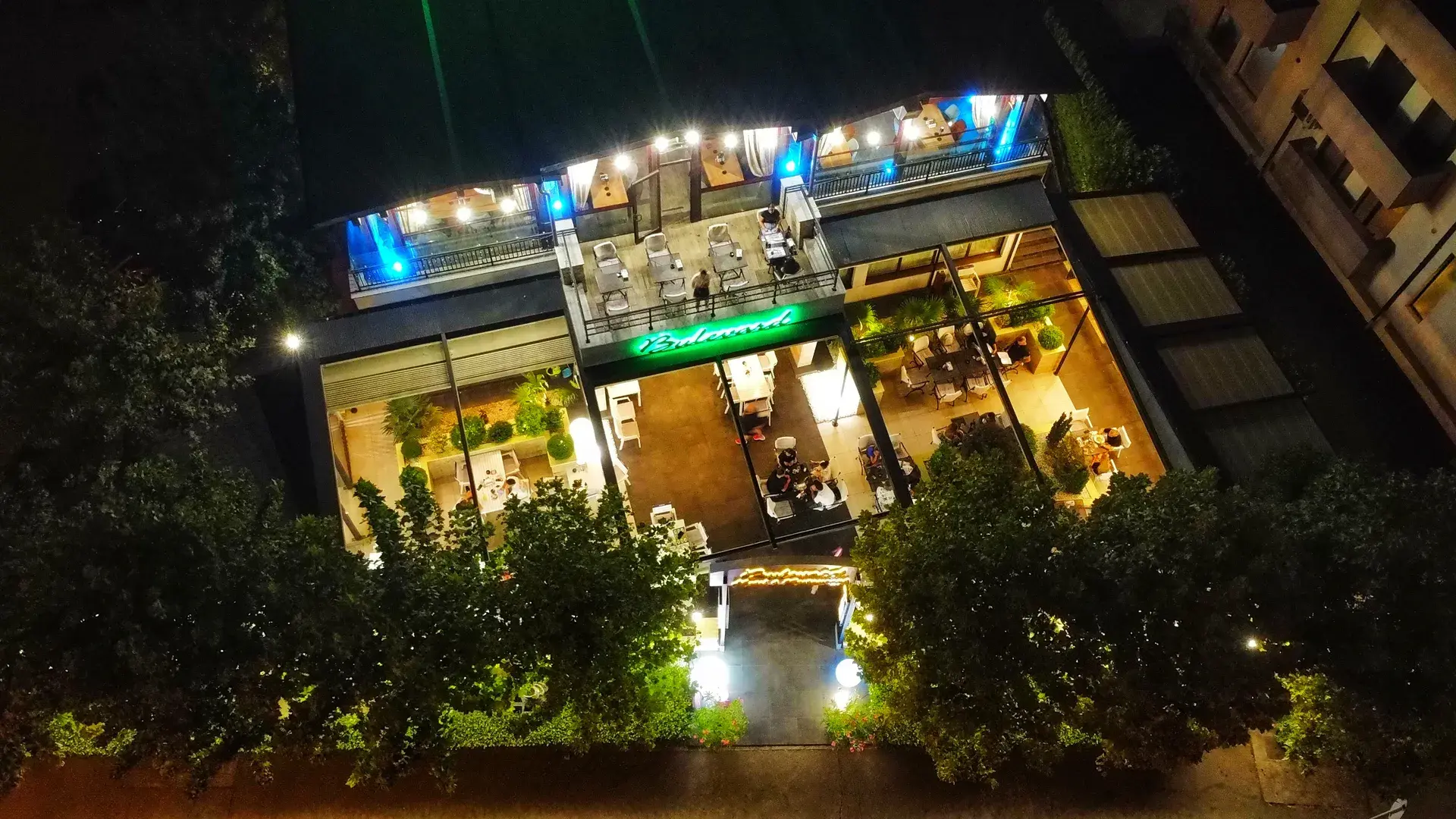 Restaurant Ambiance — Hotel Bulevard